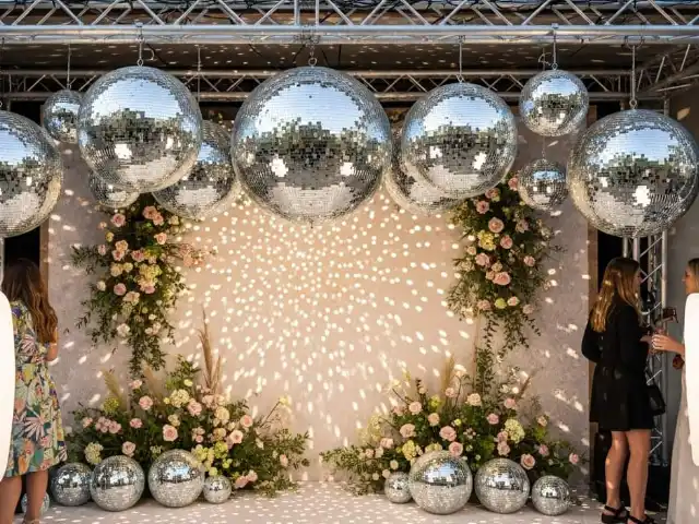 Alquiler de Bolas Disco con Motor Silencioso LED